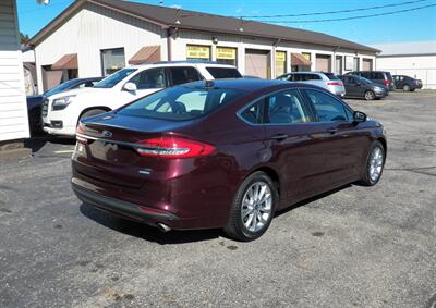 2017 Ford Fusion SE   - Photo 3 - Mishawaka, IN 46545