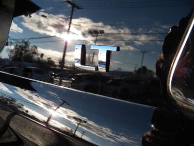 2017 Chevrolet Tahoe LT  4X4 - Photo 11 - Mishawaka, IN 46545