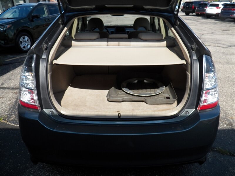 2004 Toyota Prius - Photo 12 - Mishawaka, IN 46545