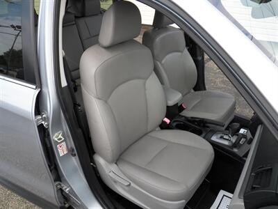 2014 Subaru Forester 2.5i Touring  AWD - Photo 12 - Mishawaka, IN 46545