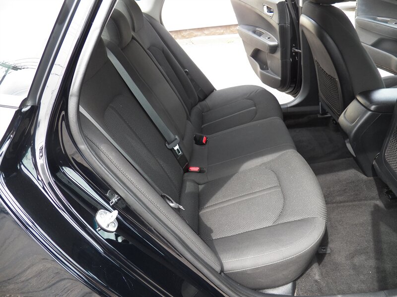 2019 Kia Optima LX - Photo 9 - Mishawaka, IN 46545