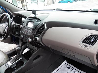 2015 Hyundai TUCSON SE   - Photo 15 - Mishawaka, IN 46545