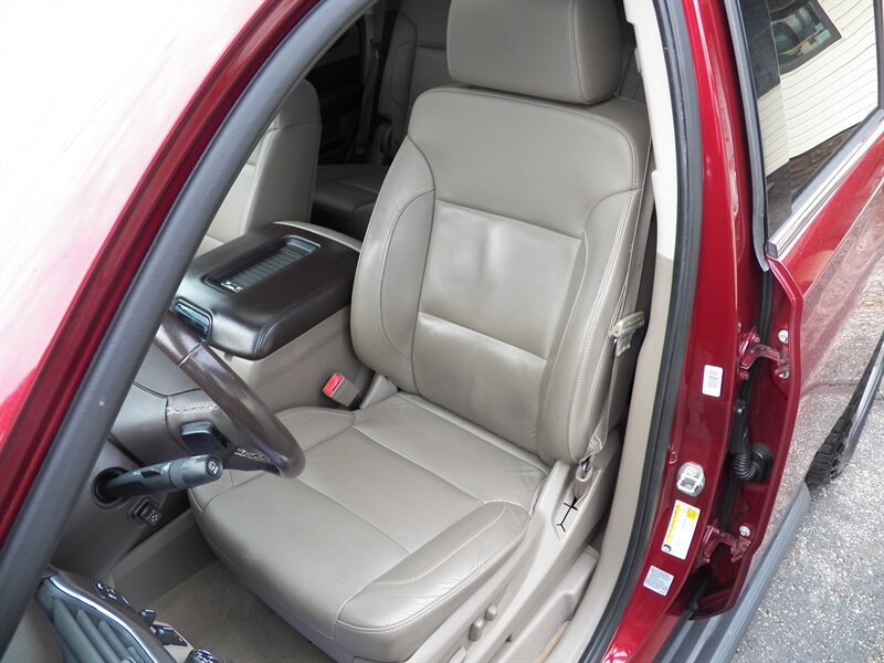2016 Chevrolet Tahoe LT 4x4 - Photo 9 - Mishawaka, IN 46545