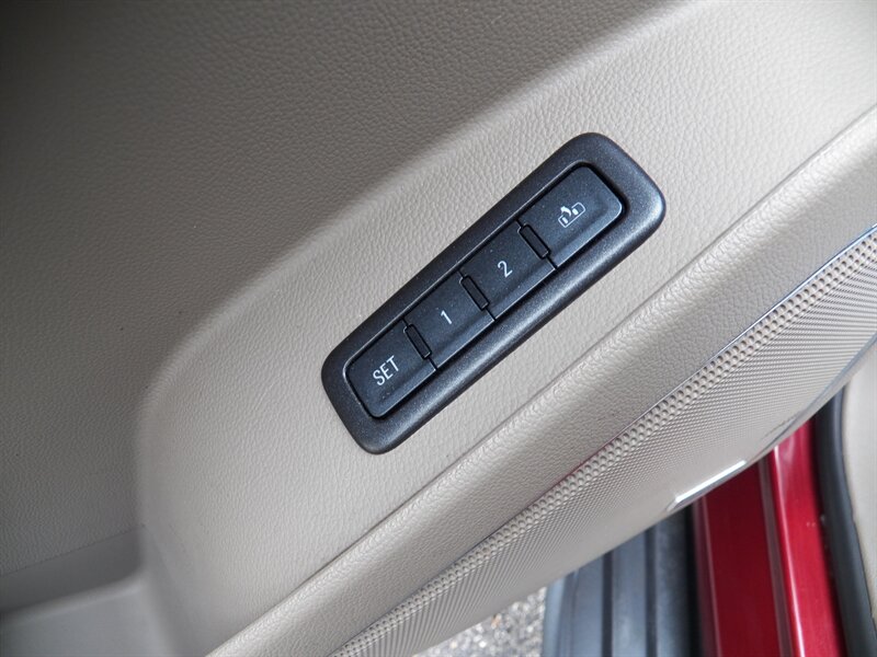 2016 Chevrolet Tahoe LT 4x4 - Photo 25 - Mishawaka, IN 46545