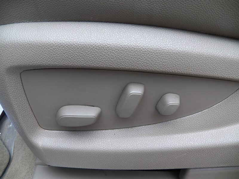 2016 Chevrolet Tahoe LT 4x4 - Photo 10 - Mishawaka, IN 46545