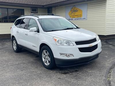 2009 Chevrolet Traverse LT  AWD - Photo 1 - Mishawaka, IN 46545