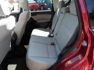 2016 Subaru Forester 2.5i Premium AWD - Photo 10 - Mishawaka, IN 46545