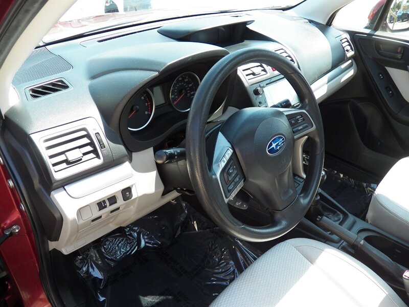 2016 Subaru Forester 2.5i Premium AWD - Photo 7 - Mishawaka, IN 46545