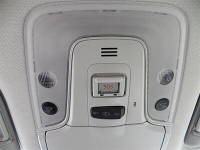 2020 Toyota Prius XLE AWD-e - Photo 19 - Mishawaka, IN 46545