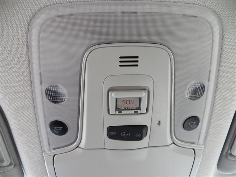 2020 Toyota Prius XLE AWD-e - Photo 19 - Mishawaka, IN 46545