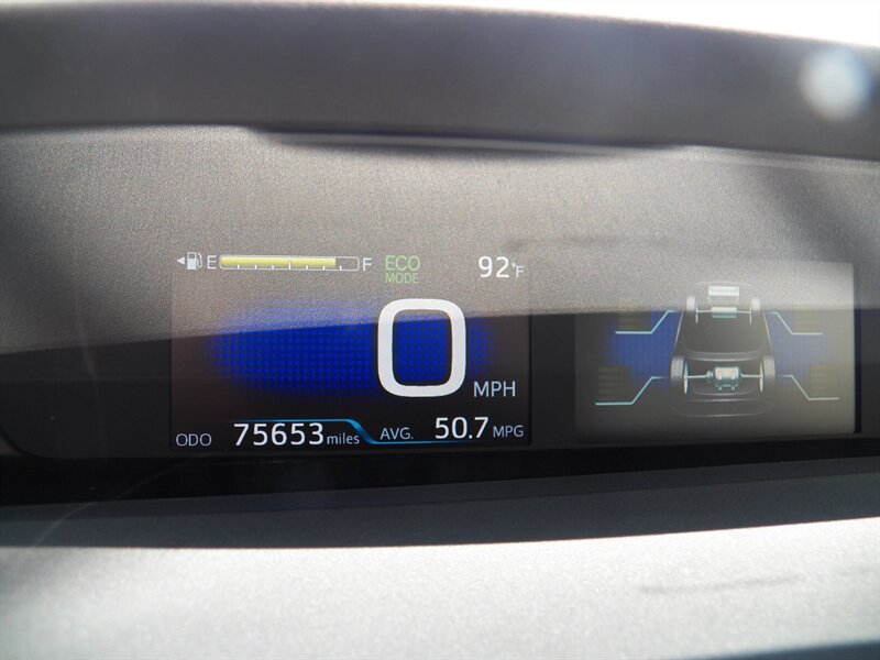2020 Toyota Prius XLE AWD-e - Photo 22 - Mishawaka, IN 46545
