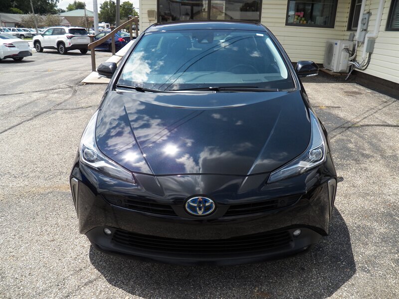 2020 Toyota Prius XLE AWD-e - Photo 5 - Mishawaka, IN 46545