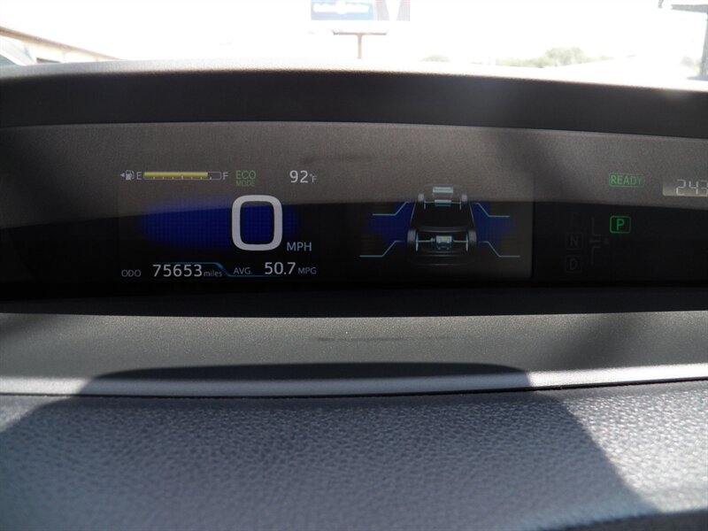 2020 Toyota Prius XLE AWD-e - Photo 21 - Mishawaka, IN 46545