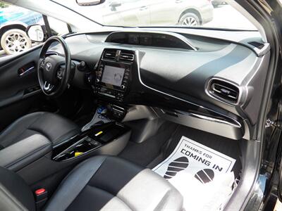 2020 Toyota Prius XLE AWD-e - Photo 12 - Mishawaka, IN 46545