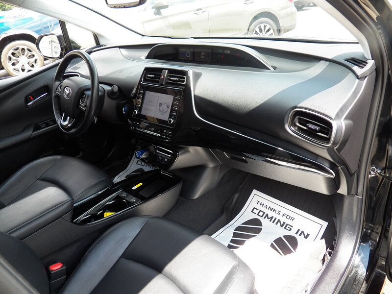 2020 Toyota Prius XLE AWD-e - Photo 12 - Mishawaka, IN 46545