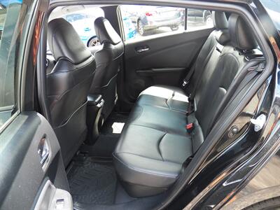 2020 Toyota Prius XLE AWD-e - Photo 8 - Mishawaka, IN 46545