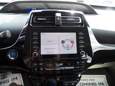 2020 Toyota Prius XLE AWD-e - Photo 16 - Mishawaka, IN 46545