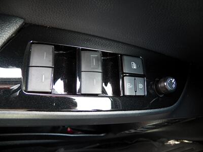 2020 Toyota Prius XLE AWD-e - Photo 18 - Mishawaka, IN 46545