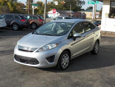 2013 Ford Fiesta SE   - Photo 1 - Mishawaka, IN 46545