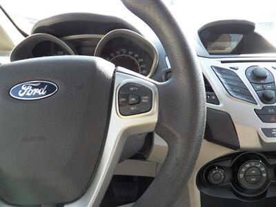 2013 Ford Fiesta SE   - Photo 24 - Mishawaka, IN 46545