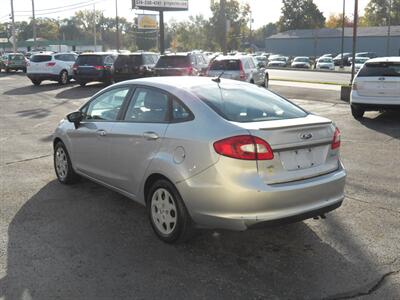 2013 Ford Fiesta SE   - Photo 3 - Mishawaka, IN 46545