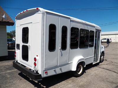 2011 Ford E-350 SD Passenger Bus - Photo 2 - Mishawaka, IN 46545