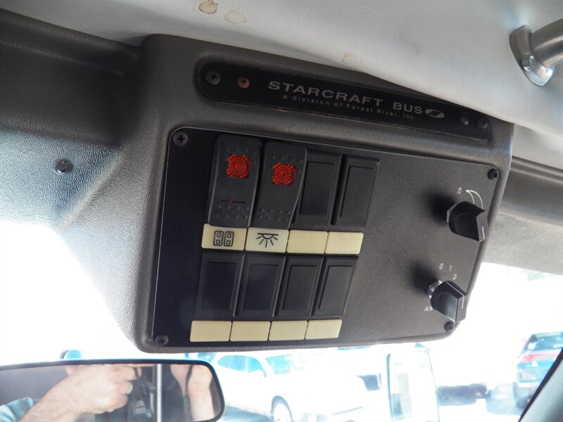 2011 Ford E-350 SD Passenger Bus - Photo 14 - Mishawaka, IN 46545