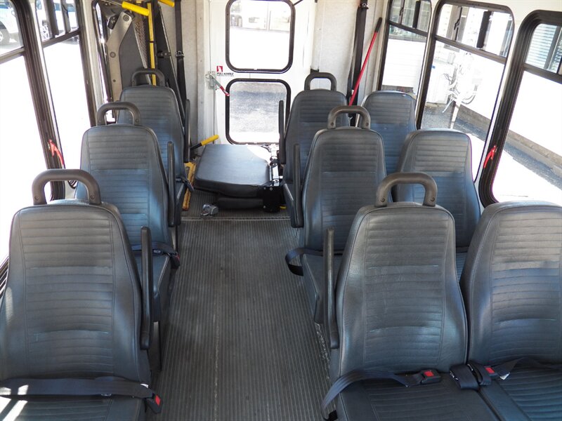 2011 Ford E-350 SD Passenger Bus - Photo 11 - Mishawaka, IN 46545