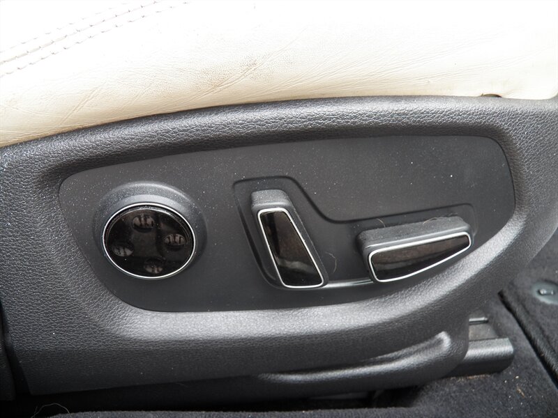 2015 Hyundai Genesis 3.8L - Photo 14 - Mishawaka, IN 46545
