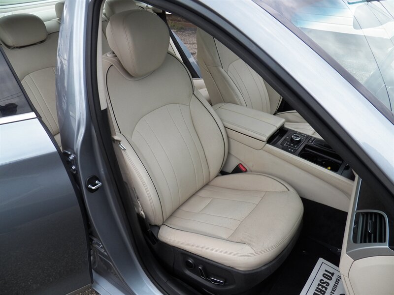 2015 Hyundai Genesis 3.8L - Photo 13 - Mishawaka, IN 46545
