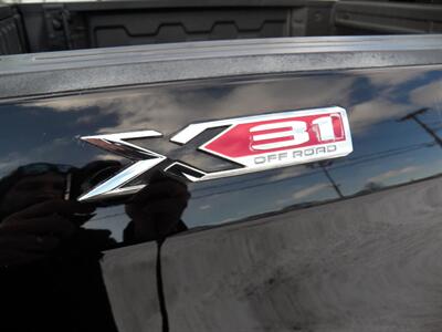 2019 GMC Sierra 1500 SLT X31 Off-Road Pkg.  4x4 - Photo 10 - Mishawaka, IN 46545