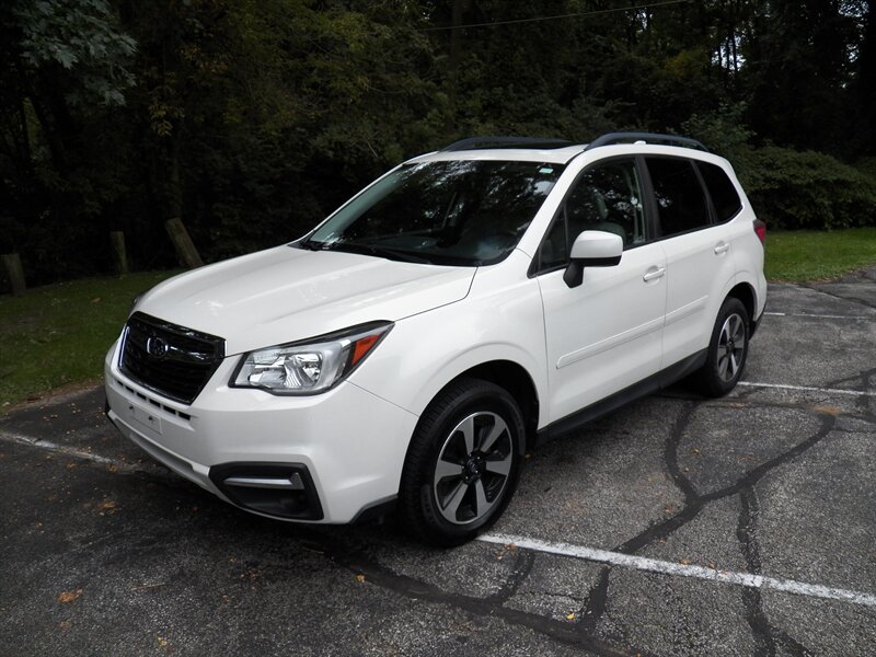 2018 Subaru Forester 2.5i Premium  AWD - Photo 1 - Mishawaka, IN 46545