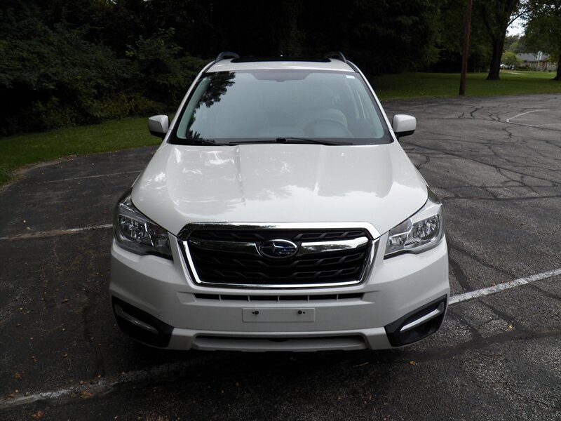 2018 Subaru Forester 2.5i Premium AWD - Photo 5 - Mishawaka, IN 46545