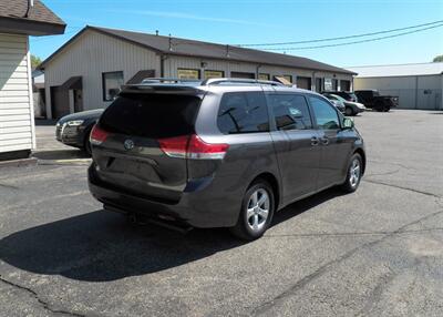 2013 Toyota Sienna LE 8-Passenger   - Photo 3 - Mishawaka, IN 46545
