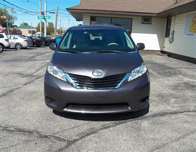 2013 Toyota Sienna LE 8-Passenger   - Photo 8 - Mishawaka, IN 46545