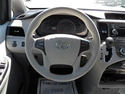 2013 Toyota Sienna LE 8-Passenger   - Photo 28 - Mishawaka, IN 46545