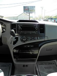 2013 Toyota Sienna LE 8-Passenger   - Photo 20 - Mishawaka, IN 46545