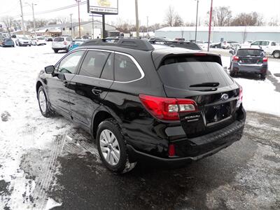 2015 Subaru Outback 2.5i Premium  AWD - Photo 5 - Mishawaka, IN 46545
