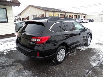 2015 Subaru Outback 2.5i Premium  AWD - Photo 3 - Mishawaka, IN 46545