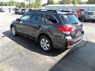 2010 Subaru Outback 2.5i Limited  AWD - Photo 5 - Mishawaka, IN 46545