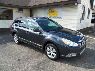 2010 Subaru Outback 2.5i Limited  AWD - Photo 1 - Mishawaka, IN 46545