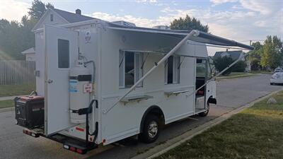 2016 Ford E-450 Super Duty Step Van  Food Truck