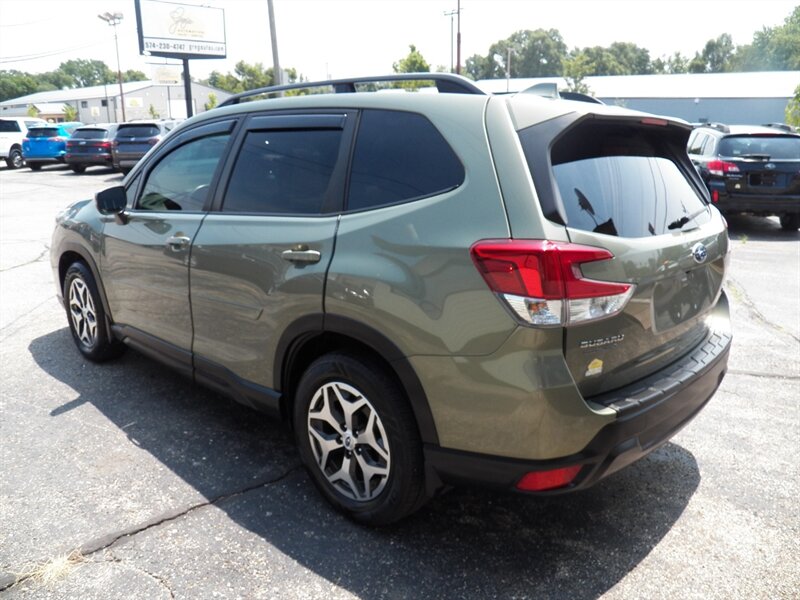 2020 Subaru Forester Premium AWD - Photo 3 - Mishawaka, IN 46545