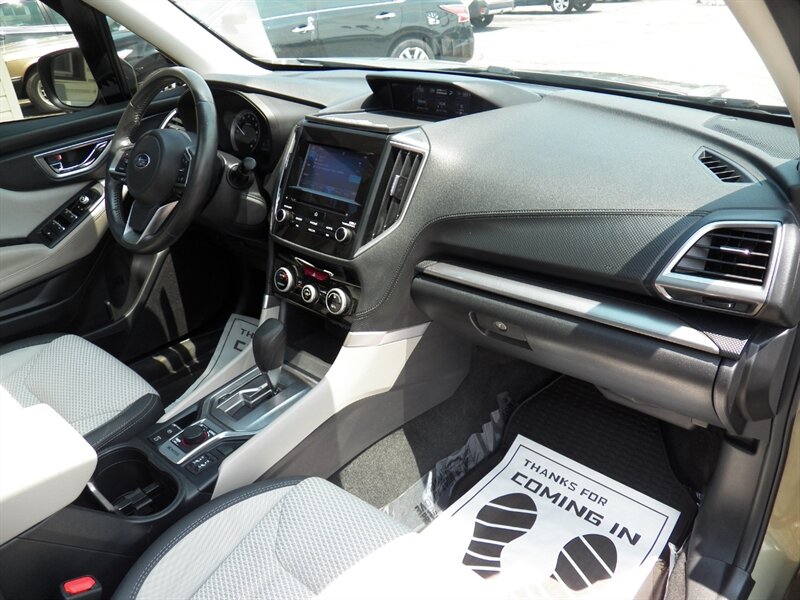2020 Subaru Forester Premium AWD - Photo 12 - Mishawaka, IN 46545