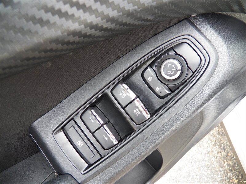 2023 Subaru Ascent Premium 7-Passenger AWD - Photo 18 - Mishawaka, IN 46545