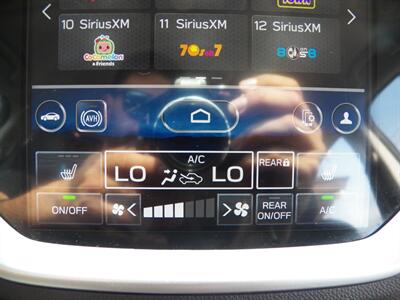 2023 Subaru Ascent Premium 7-Passenger AWD - Photo 22 - Mishawaka, IN 46545