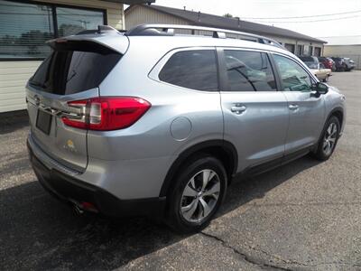 2023 Subaru Ascent Premium 7-Passenger AWD - Photo 2 - Mishawaka, IN 46545