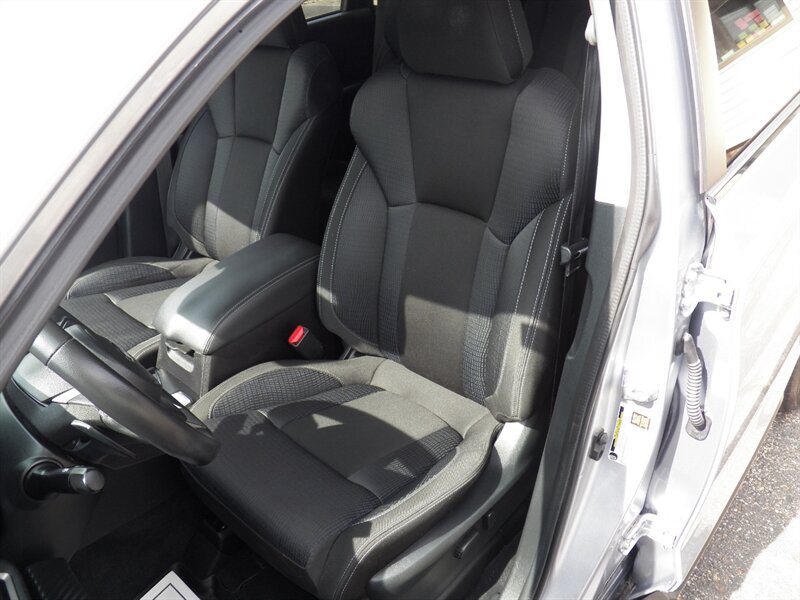 2023 Subaru Ascent Premium 7-Passenger AWD - Photo 8 - Mishawaka, IN 46545