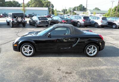 2003 Toyota MR2 Spyder   - Photo 6 - Mishawaka, IN 46545