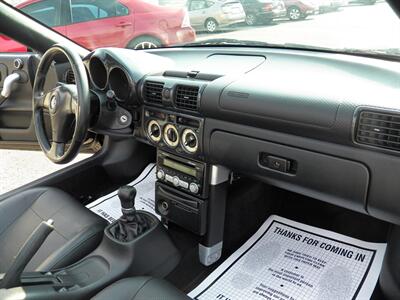 2003 Toyota MR2 Spyder   - Photo 13 - Mishawaka, IN 46545
